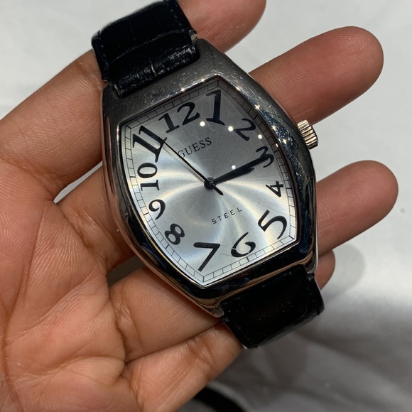 Authentic Heavily used Guess watch - Picture 3 of 7
